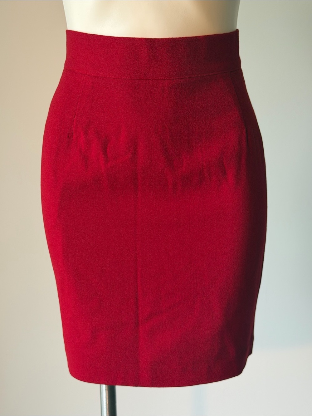 Women's Red Pencil Skirt - Sleek Tailored Silhouette